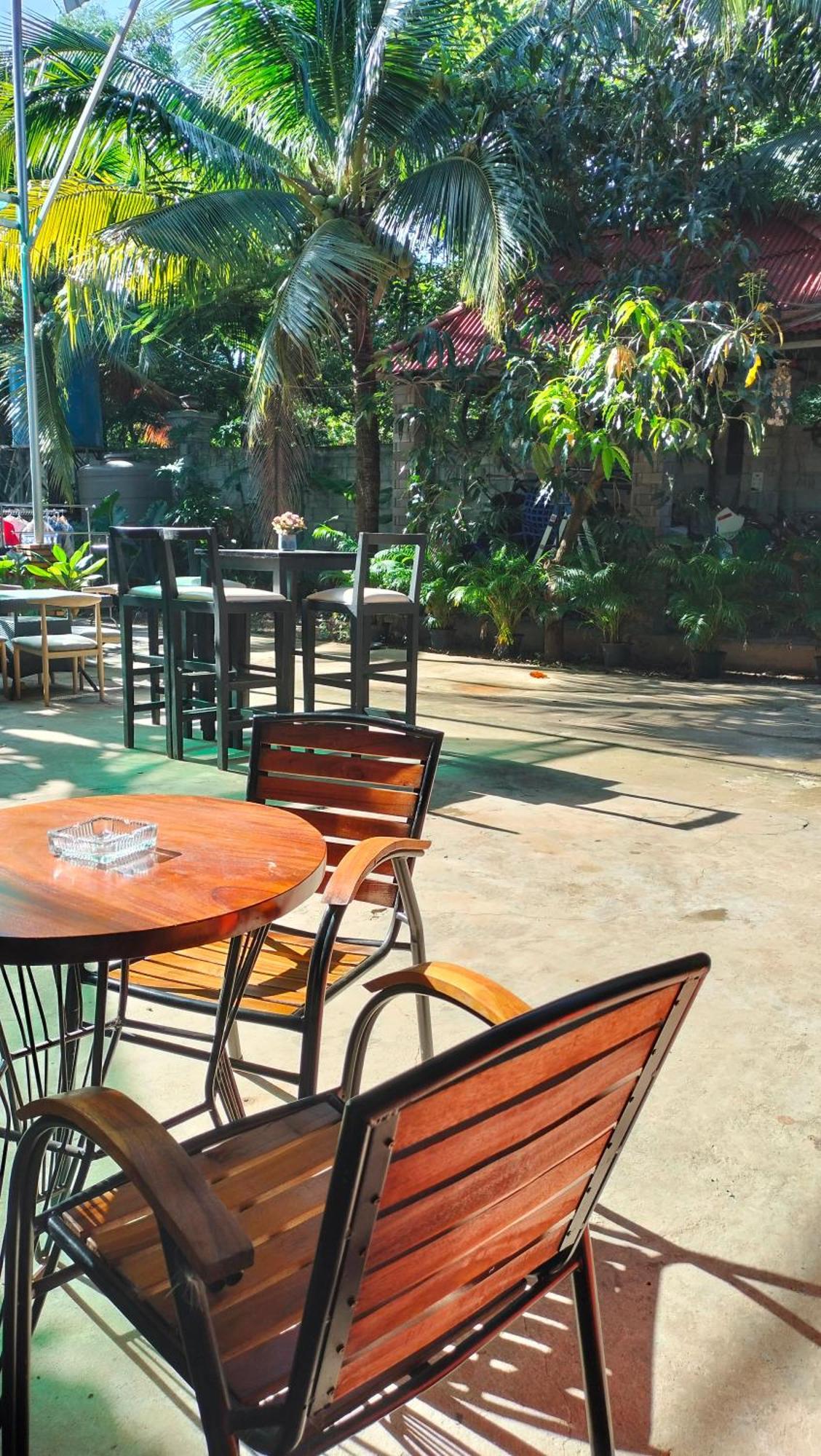 Pit stop villa - Hotel - Restaurant Kampot Buitenkant foto