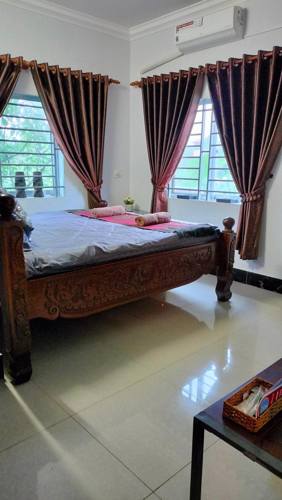 Pit stop villa - Hotel - Restaurant Kampot Buitenkant foto
